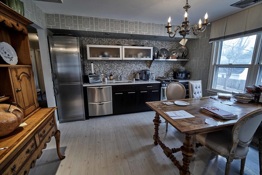 More Photos Of 584 State Rt 17, Ridgewood Office Residential For Lease