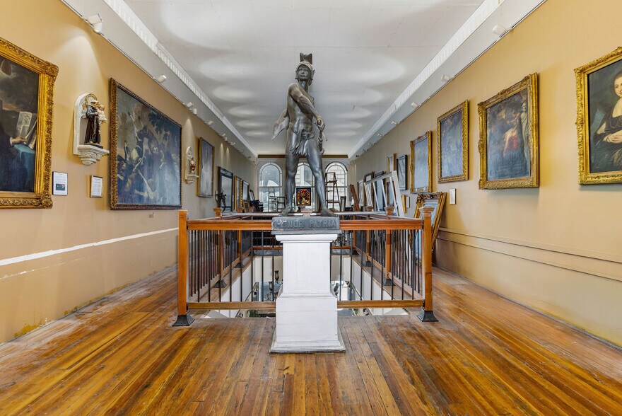 More Photos Of 6 W 4th St, Cincinnati Storefront Retail Office For Sale