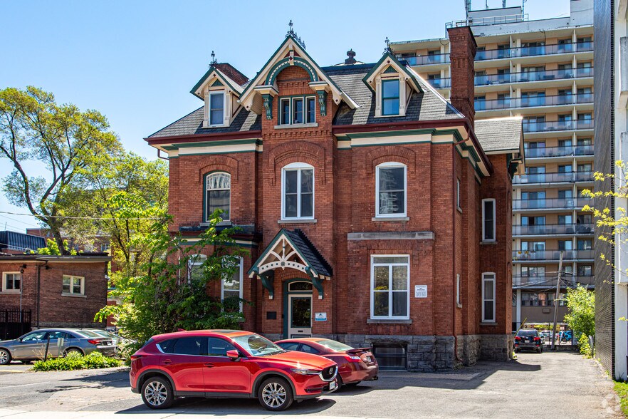 Primary Photo Of 260 Somerset St W, Ottawa Apartments For Sale