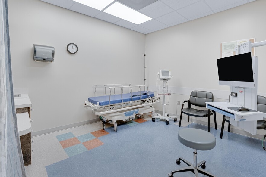 More Photos Of 355 Venus St, Monroe Medical For Sale
