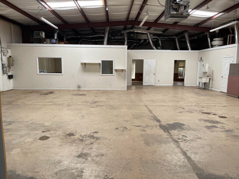More Photos Of 1850 Joy Lake Rd, Morrow Warehouse For Lease