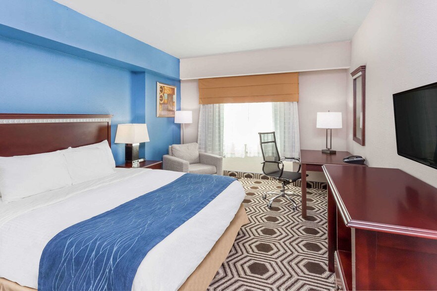 More Photos Of 215 E Walworth Ave, Delavan Hotel For Sale