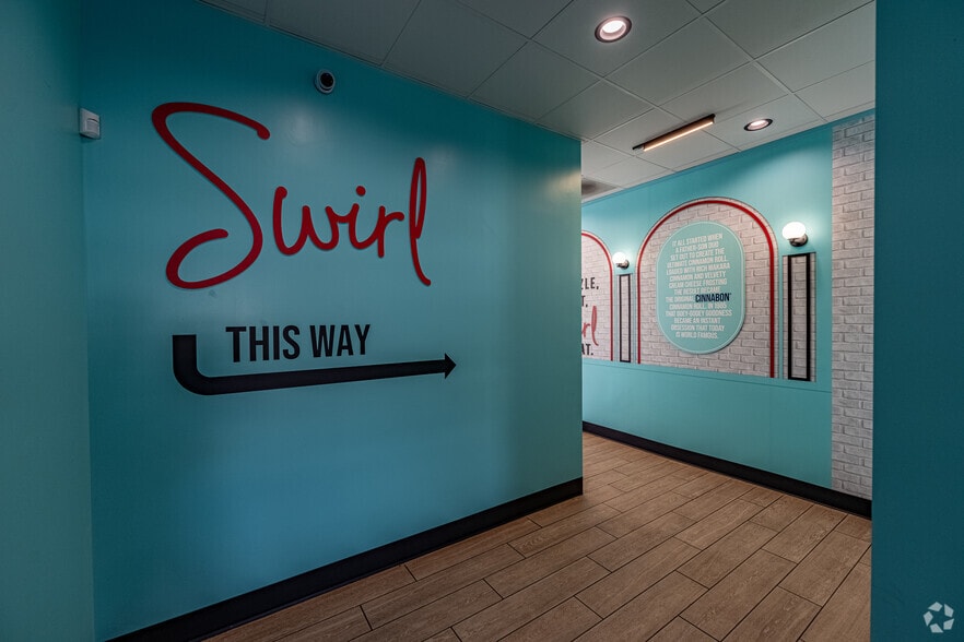 More Photos Of 1661 E Colorado Blvd, Pasadena Fast Food For Lease