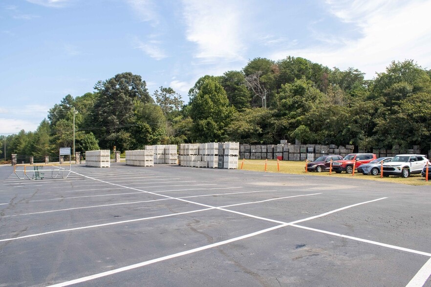 More Photos Of 63 Talona Spur Rd, Ellijay Freestanding For Sale