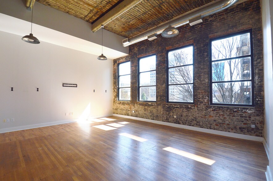 More Photos Of 231 W 4th St, Winston-Salem Office For Lease