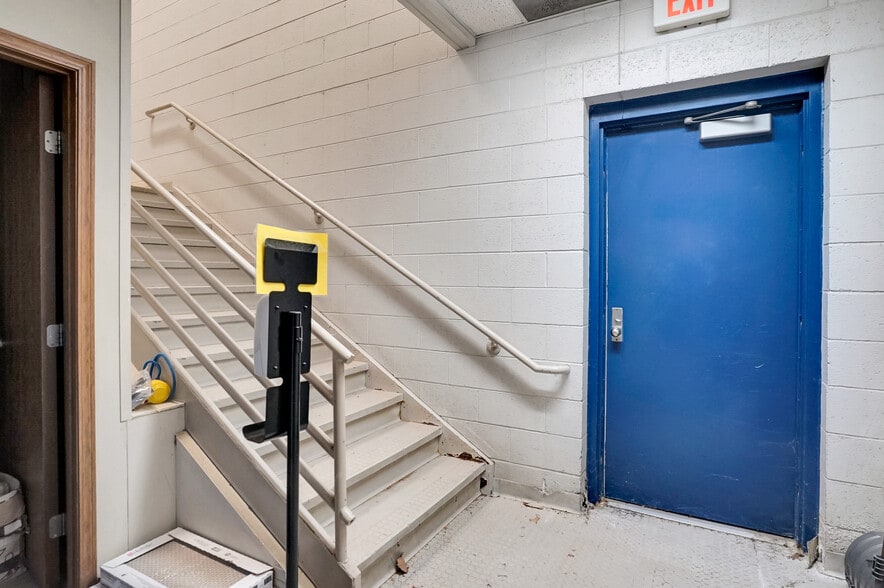 More Photos Of 8655 E 8 Mile Rd, Warren Warehouse For Sale