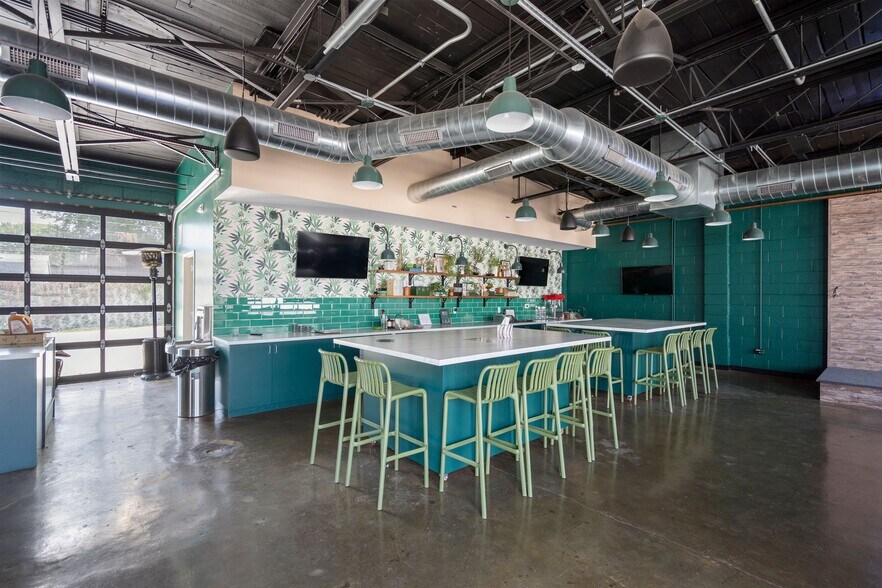 More Photos Of 23610 John R Rd, Hazel Park Auto Repair For Sale