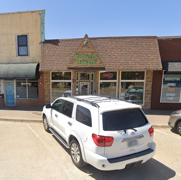 Primary Photo Of 6732 NW 39th Expy, Bethany Storefront For Sale