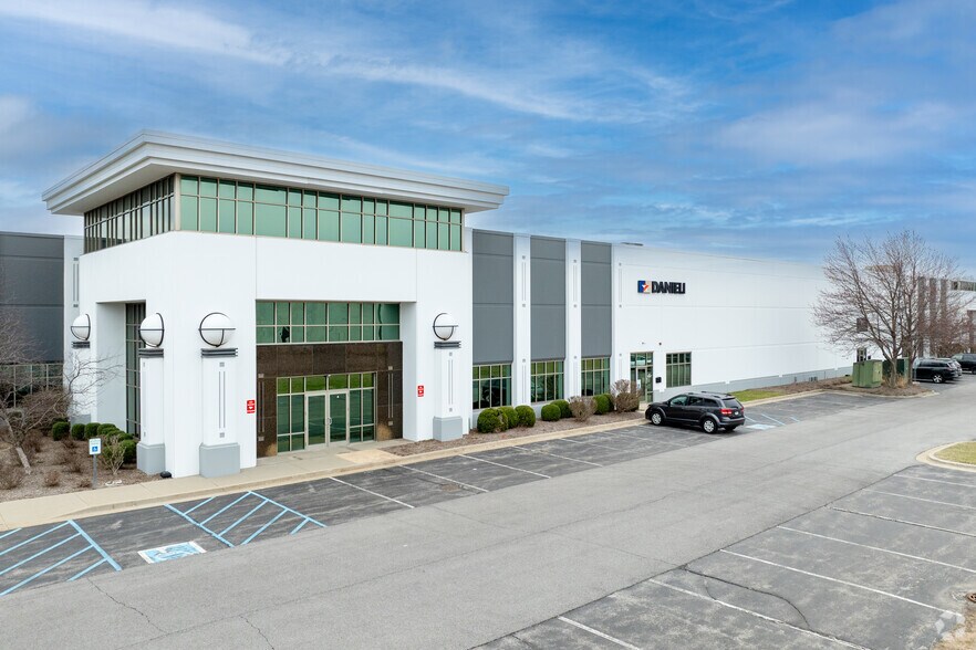 Primary Photo Of 6525 Daniel Burnham Dr, Portage Warehouse For Lease