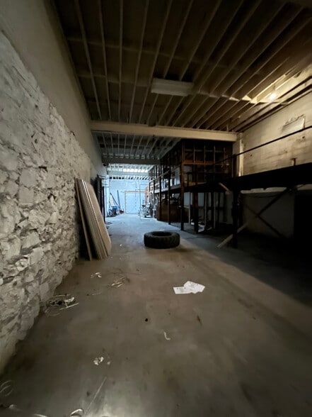 More Photos Of 2517 Jefferson St, Kansas City Warehouse For Lease