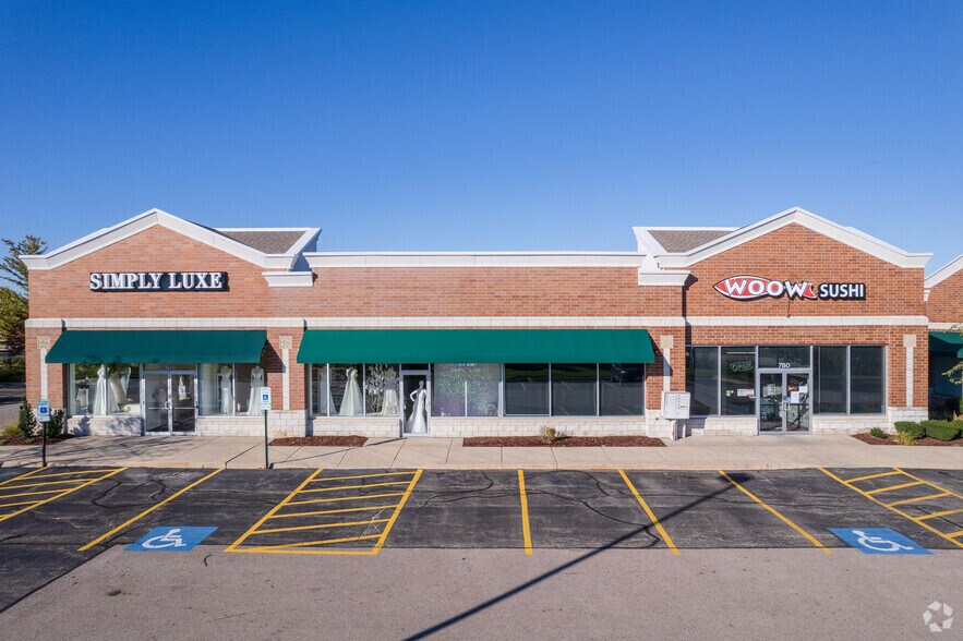 More Photos Of 702-750 S Randall Rd, Algonquin Unknown For Lease