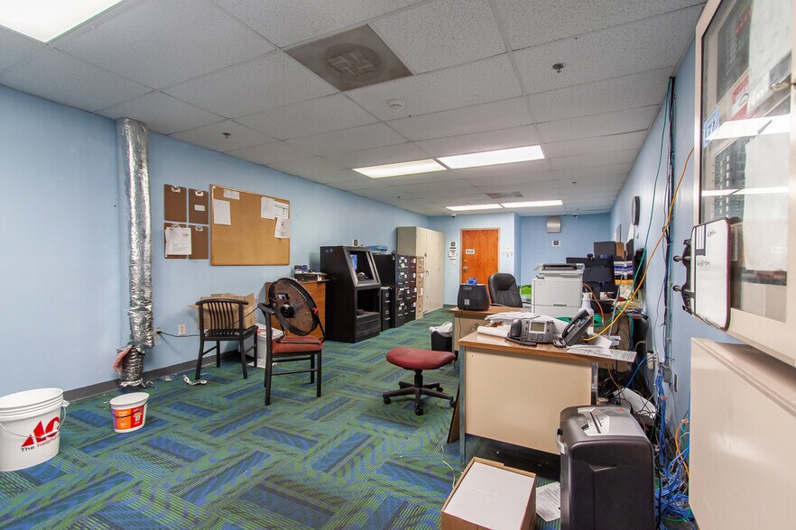 More Photos Of 2111 E University Dr, Auburn General Retail For Sale