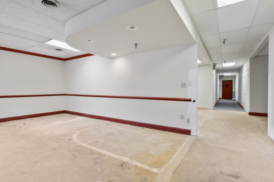 More Photos Of 339 Buschs Frontage Rd, Annapolis Medical For Lease