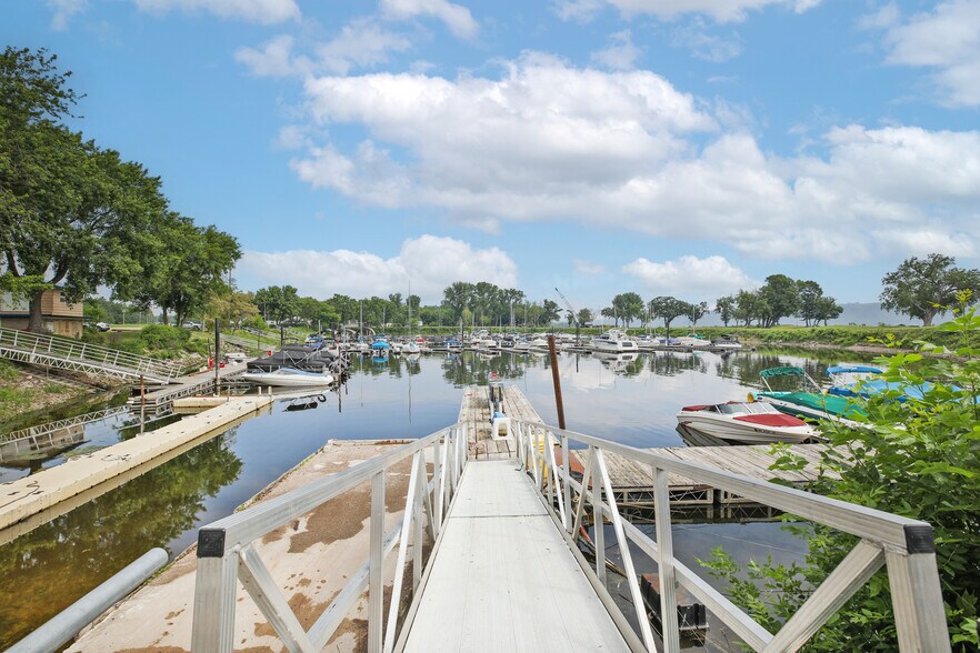 Primary Photo Of 35699 Highway 61 Blvd, Lake City Specialty For Sale