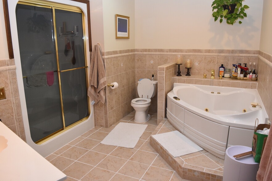 More Photos Of 56721 Ferry Landing Rd, Shadyside Shelter For Sale