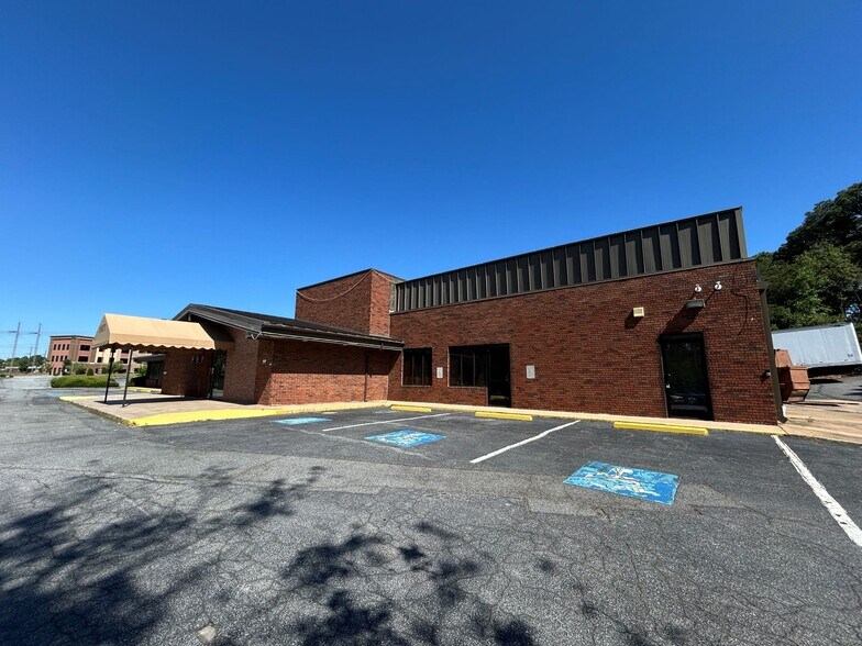 More Photos Of 3370 Venture Pky, Duluth Restaurant For Lease