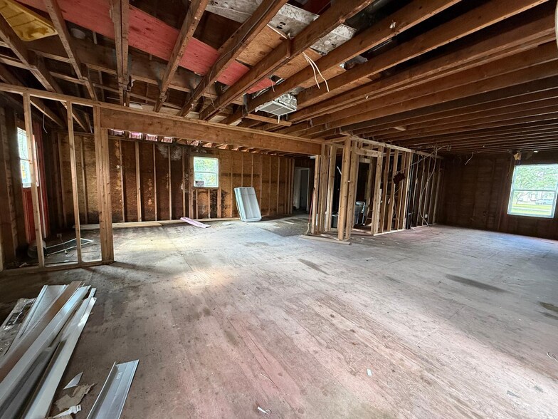More Photos Of 10 Sidney Ln, Willingboro Freestanding For Sale