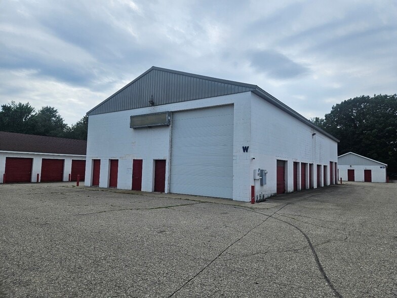 Primary Photo Of 17329 148th Ave, Spring Lake Self Storage For Lease