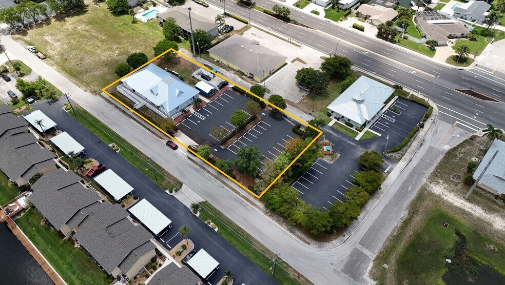More Photos Of 506 SW 47th Ter, Cape Coral Medical For Sale