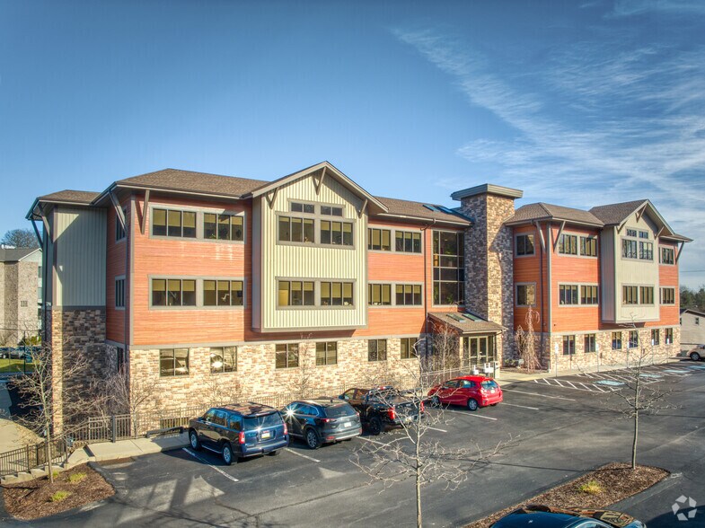More Photos Of 100 Bradford Rd, Wexford Medical For Lease