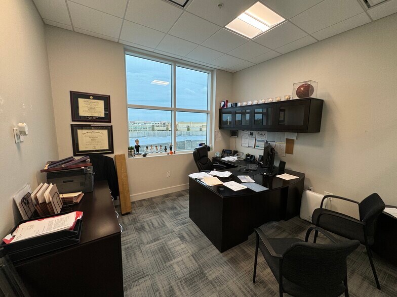 More Photos Of 999 Vanderbilt Beach Rd, Naples Office For Lease