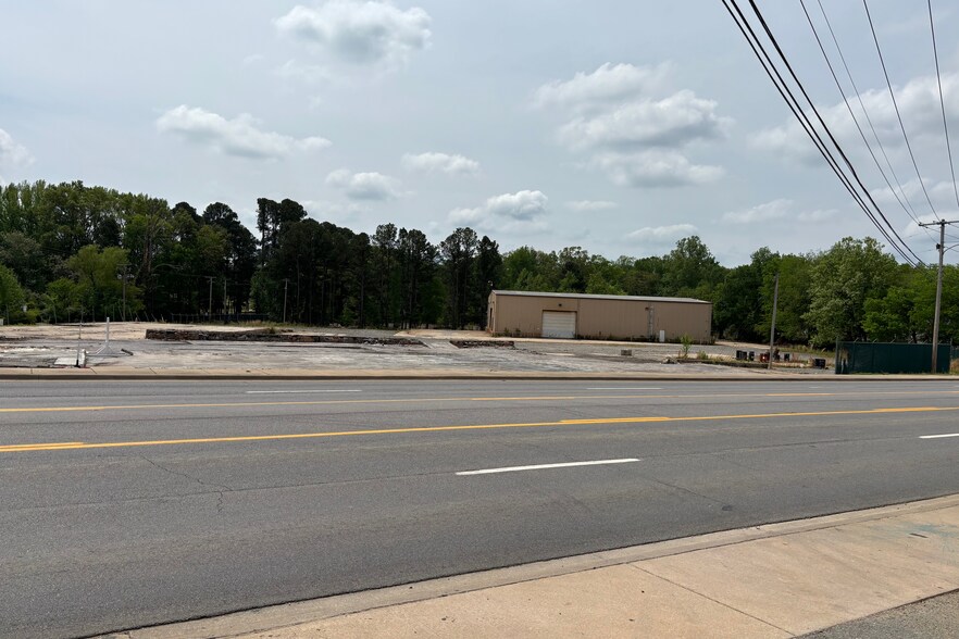 More Photos Of 7609 Colonel Glenn Rd, Little Rock Service For Sale