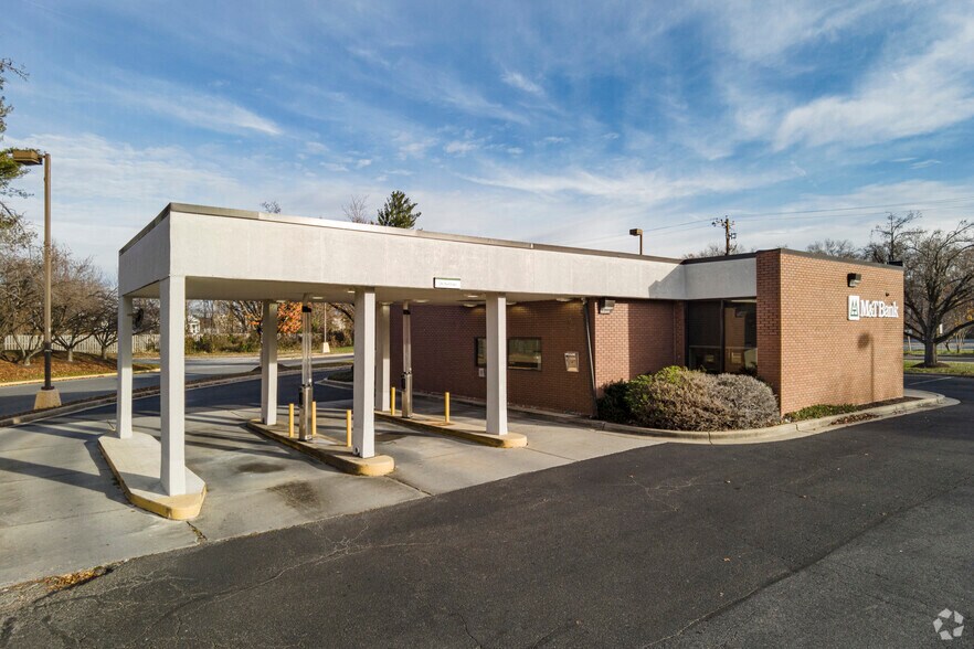 More Photos Of 1 Swan Creek Rd, Fort Washington Unknown For Lease