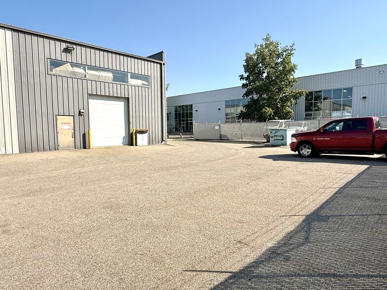 More Photos Of 4351 104th Ave SE, Calgary Warehouse For Sale