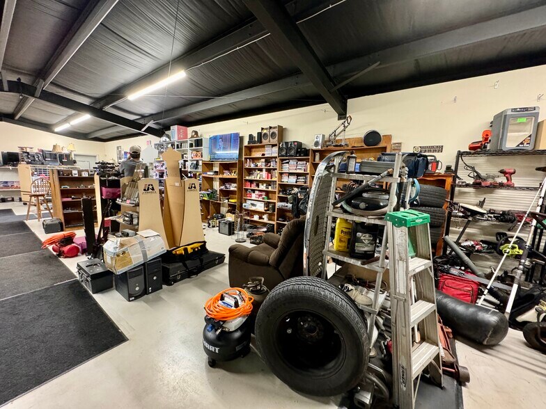 More Photos Of 300 W Broadway St, Morrilton Storefront For Sale