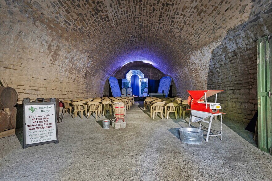 More Photos Of 4465 W Augusta Chatham Rd, Augusta Winery Vineyard For Sale