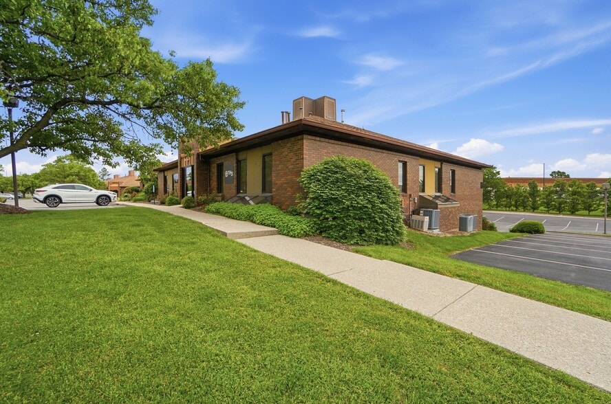 More Photos Of 4753-4759 Cornell Rd, Blue Ash Medical For Sale