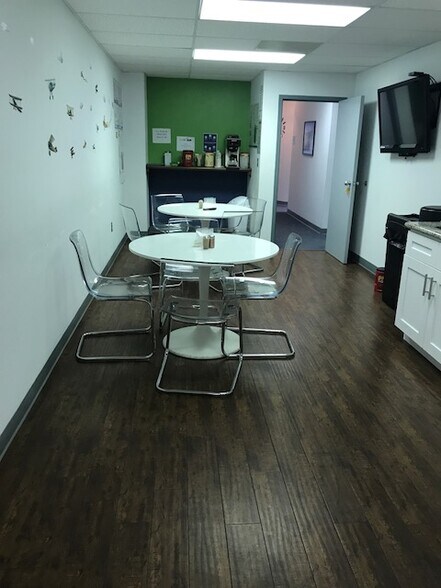 More Photos Of 218 and 226 Jackson St, Maitland Office For Lease