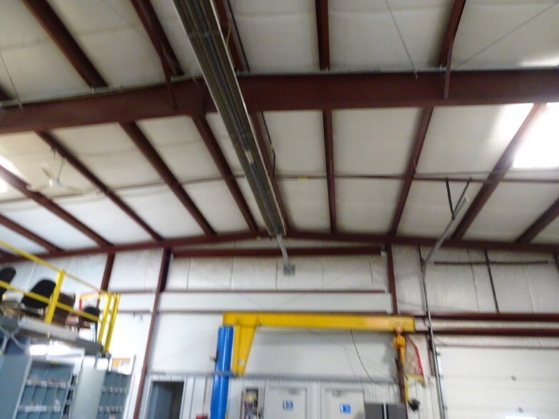 More Photos Of 4604 62nd Ave, Lloydminster Warehouse For Lease