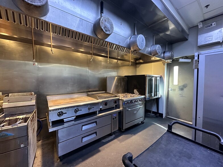 More Photos Of 408-422 N Main St, Hannibal Restaurant For Sale