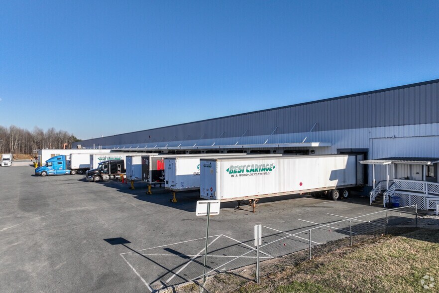 More Photos Of 90 Piedmont Industrial Dr, Winston-Salem Warehouse For Sale
