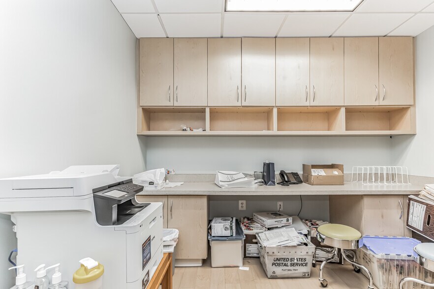 More Photos Of 131 Elden St, Herndon Medical For Sale