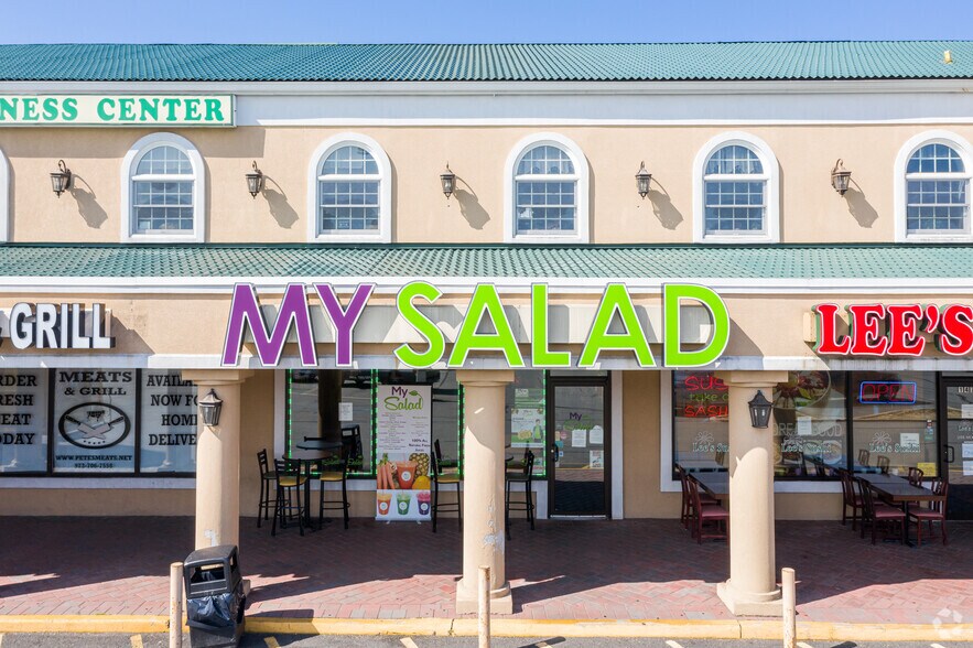 More Photos Of 1471-1491 State Route 23, Wayne Restaurant For Lease