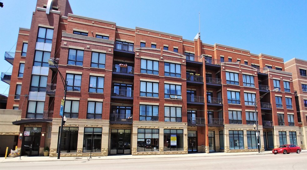 2706 N Halsted St, Chicago, IL 60614 Retail For Lease