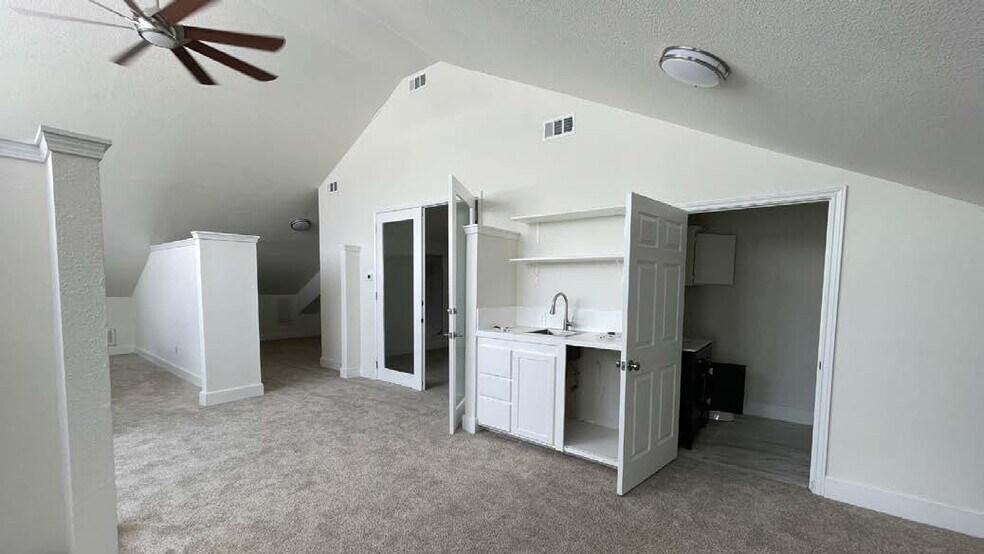 More Photos Of 107 Ranch Road 620 S, Austin Storefront For Lease