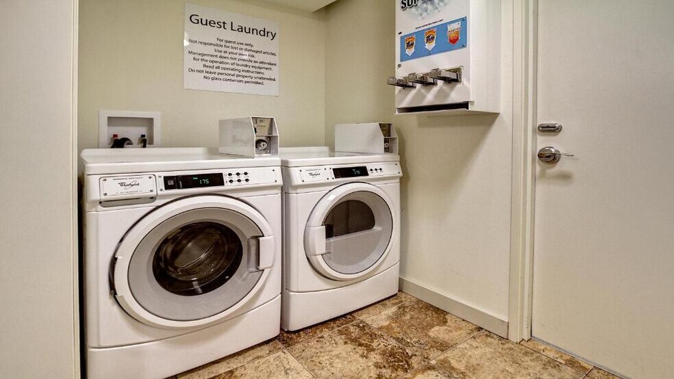 More Photos Of 923 N Gloster St, Tupelo Hotel For Sale