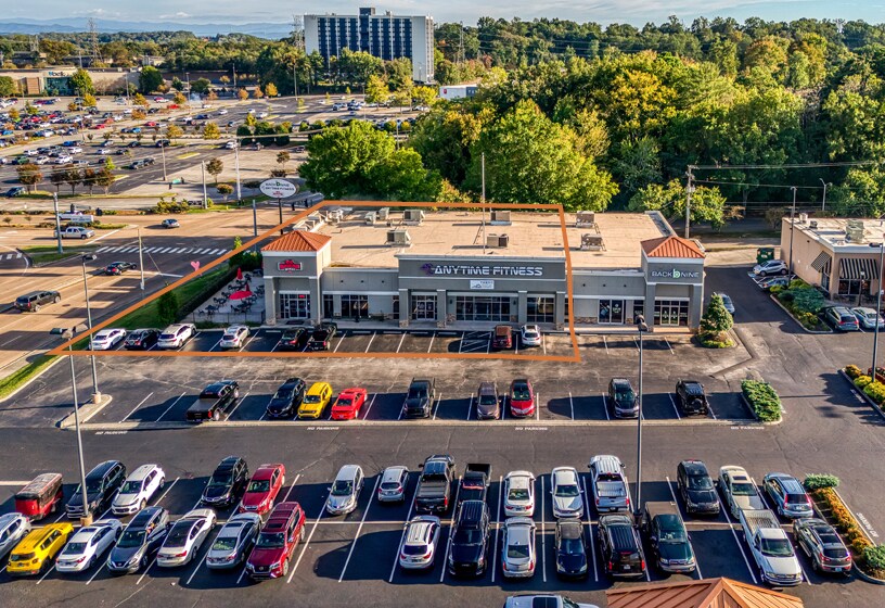 Primary Photo Of 7804-7808 Montvue Center Way, Knoxville General Retail For Sale