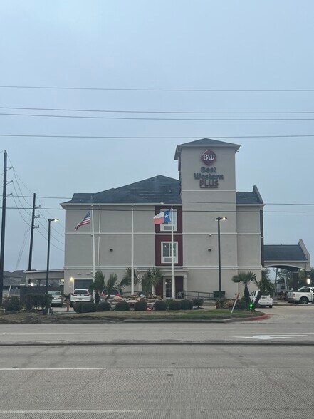 More Photos Of 19300 Morris Ave, Manvel Storefront Retail Office For Lease