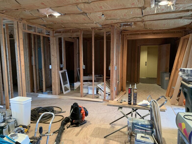 More Photos Of 50409-50469 Independence St, Canton Office For Lease