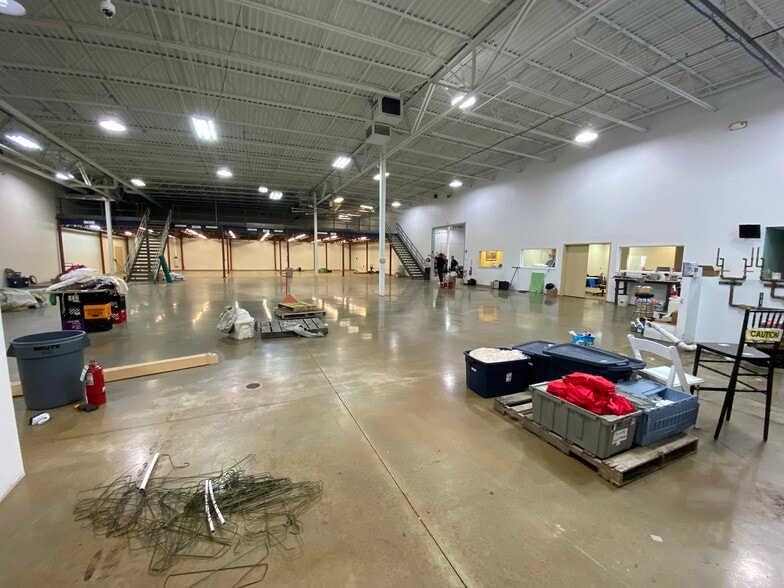 More Photos Of 21600 Miles Rd, North Randall Flex For Lease