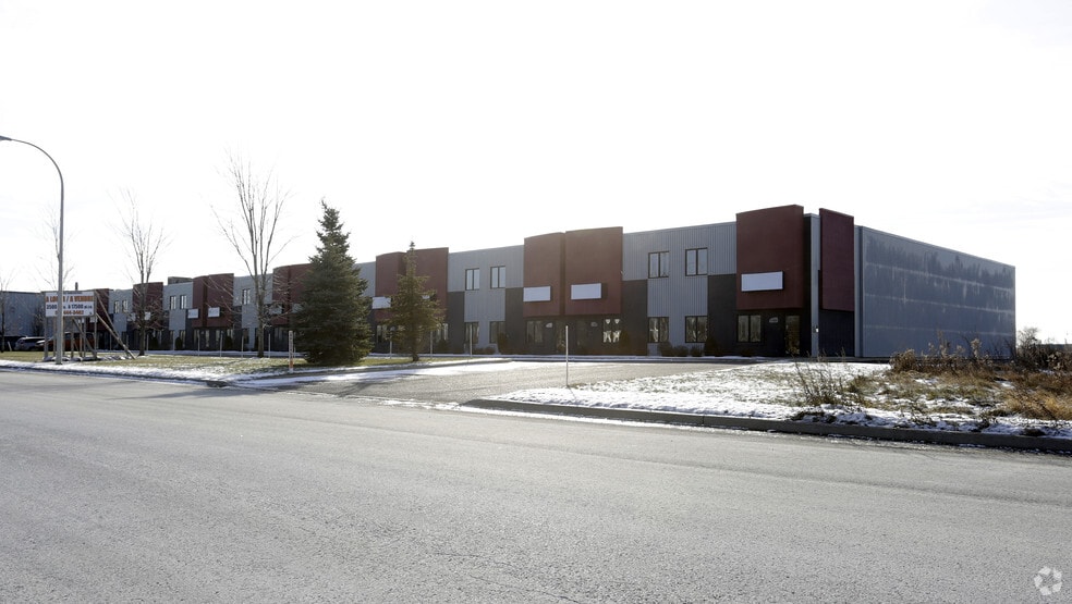 More Photos Of 1300-1360 Rue Louis-Marchand, Beloeil Warehouse For Sale