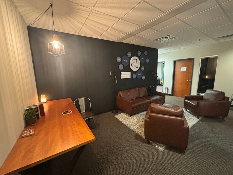 More Photos Of 2900 Lebanon Pike, Nashville Office For Sale