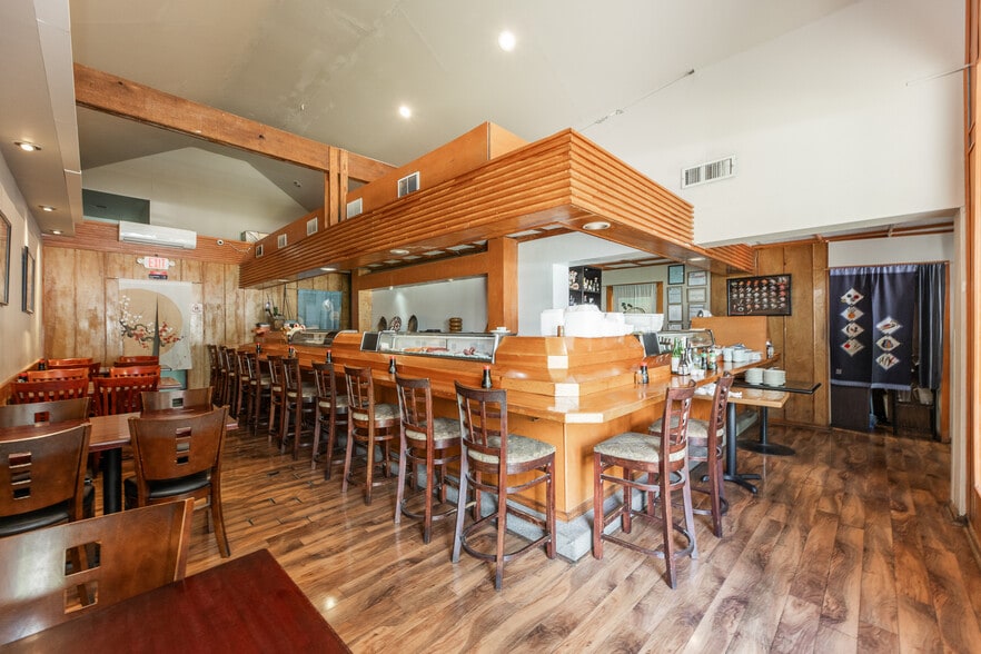 More Photos Of 4464 Montrose Blvd, Houston Specialty For Lease