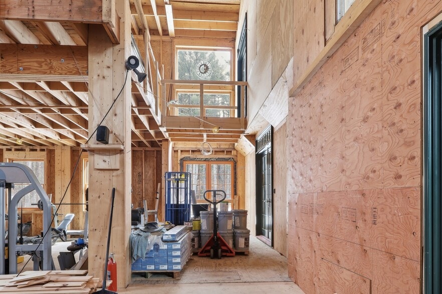 More Photos Of 1420 N High St, Bridgton Apartments For Sale