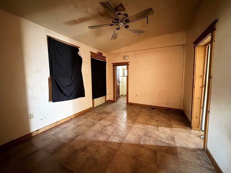 More Photos Of 563 James Monroe Ave, Monroeton Apartments For Sale