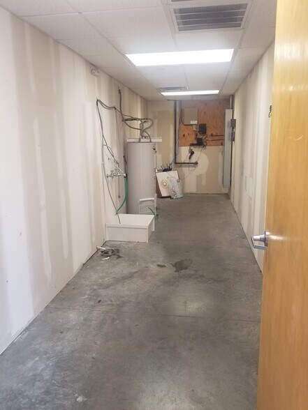 More Photos Of 3370 US-412 Hwy, Siloam Springs Freestanding For Lease
